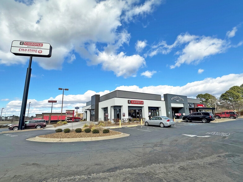 6205 Rogers Ave, Fort Smith, AR for lease - Building Photo - Image 2 of 5