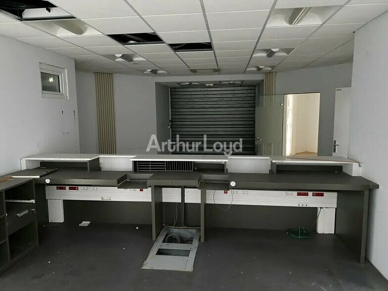 Retail in Châlons-en-Champagne for sale - Interior Photo - Image 2 of 7