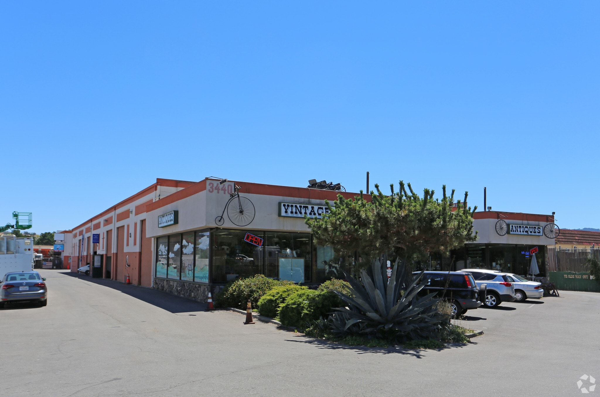 3440 Stanley Blvd, Pleasanton, CA for lease Primary Photo- Image 1 of 23