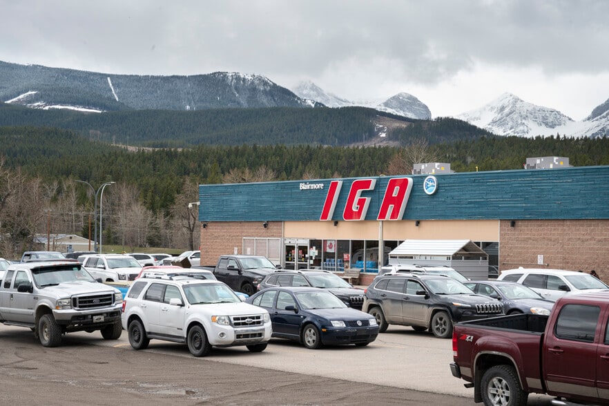 11001 20 Av, Blairmore, AB for sale - Building Photo - Image 2 of 39