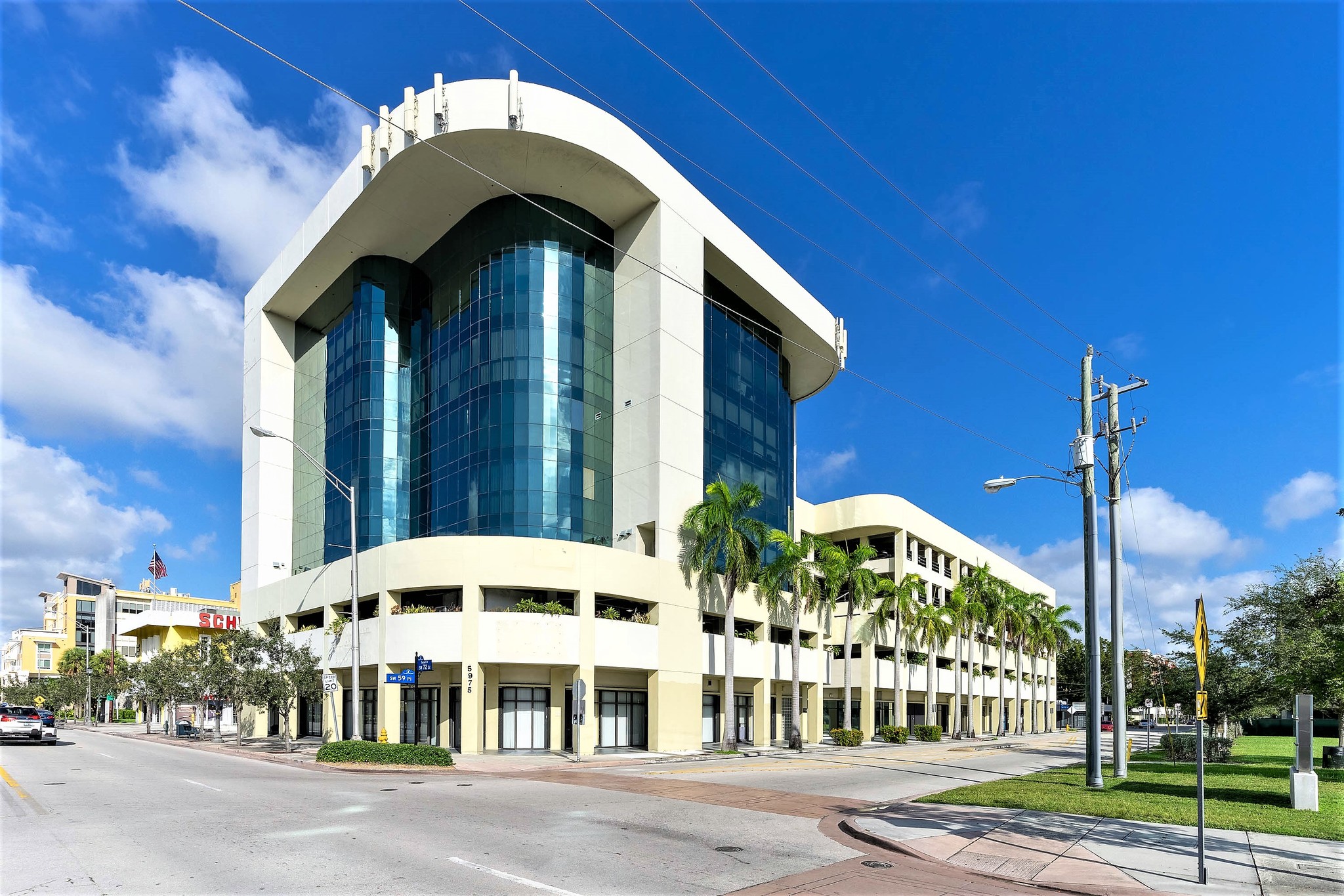 5975 Sunset Dr, Miami, FL for lease Primary Photo- Image 1 of 6