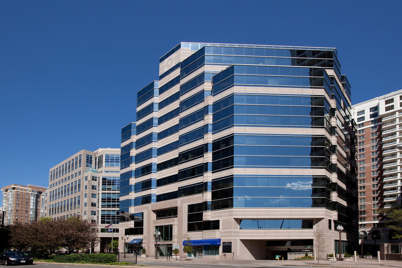 4121 Wilson Blvd, Arlington, VA 22203