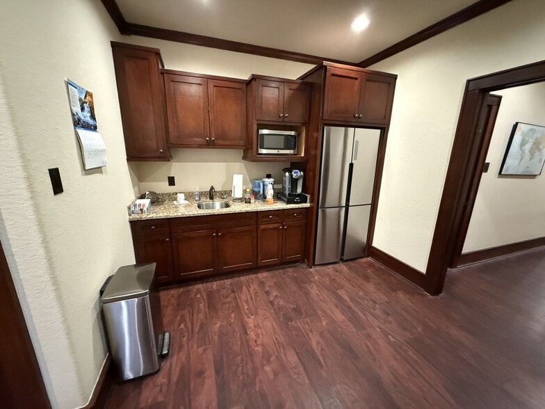 8152 Spring Cypress Rd, Spring, TX for sale - Building Photo - Image 3 of 23