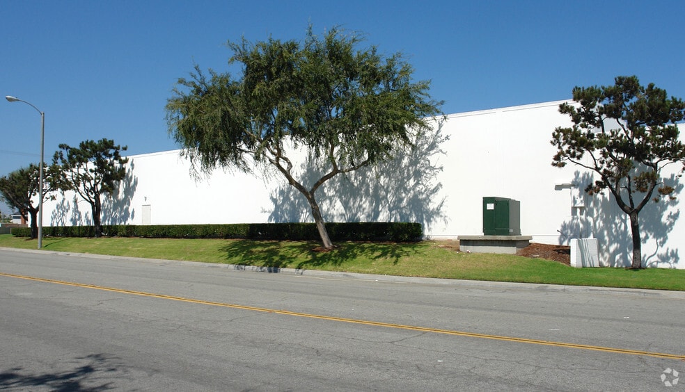 1124 E Del Amo Blvd, Carson, CA for lease - Building Photo - Image 2 of 4