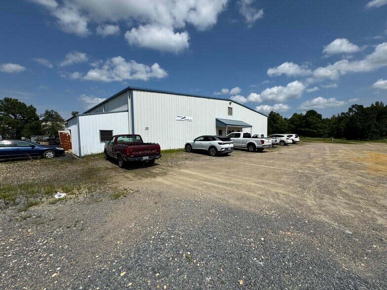 3307 Lee Ave, Sanford, NC for lease - Building Photo - Image 1 of 7