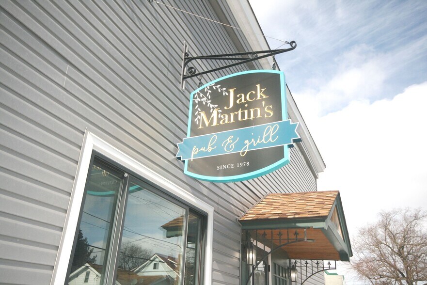 1801 Butternut St, Syracuse, NY for sale - Building Photo - Image 1 of 1