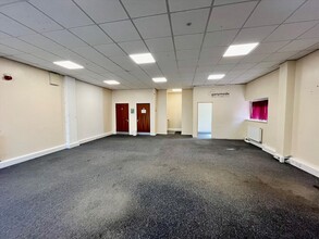 Dearne Ln, Rotherham for lease Interior Photo- Image 1 of 2