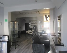 6 Alston Rd, Barnet for lease Interior Photo- Image 2 of 3