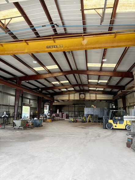 1221 Indiana St, Humble, TX for lease - Interior Photo - Image 3 of 5