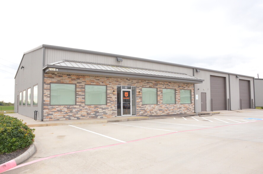 21251 FM 529 Rd, Cypress, TX for lease - Building Photo - Image 1 of 17