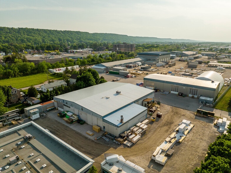 115 S Service Road portfolio of 3 properties for sale on LoopNet.com - Building Photo - Image 2 of 6