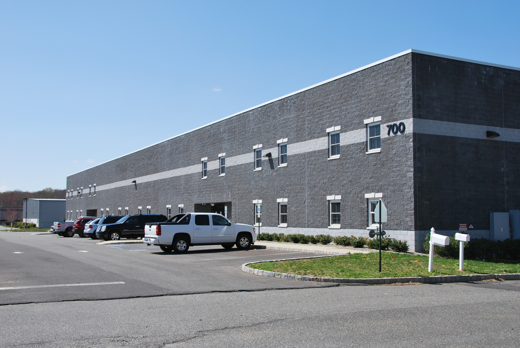 700 Business Park Dr, Freehold, NJ for lease Primary Photo- Image 1 of 9