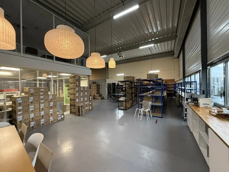 Flex in Stains for lease - Building Photo - Image 2 of 11