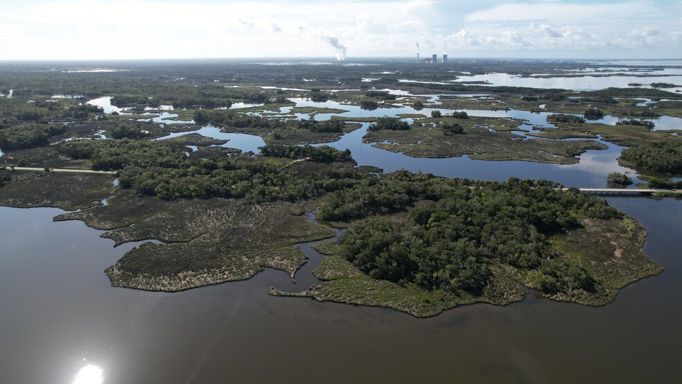 1 Tide Over is, Yankeetown, FL for sale - Primary Photo - Image 1 of 1