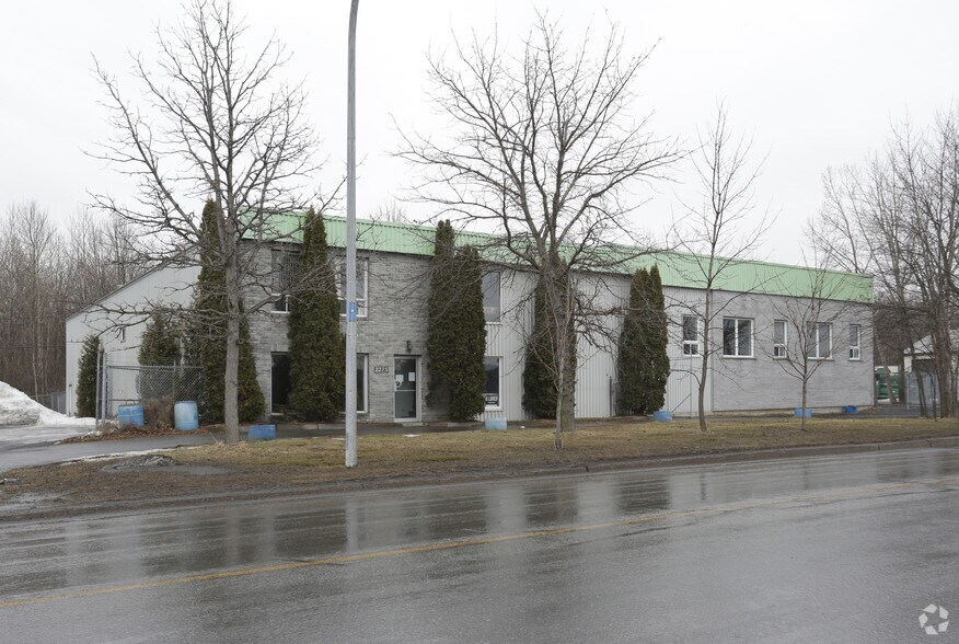 2275-2277 Boul Industriel, Chambly, QC for lease - Primary Photo - Image 1 of 7