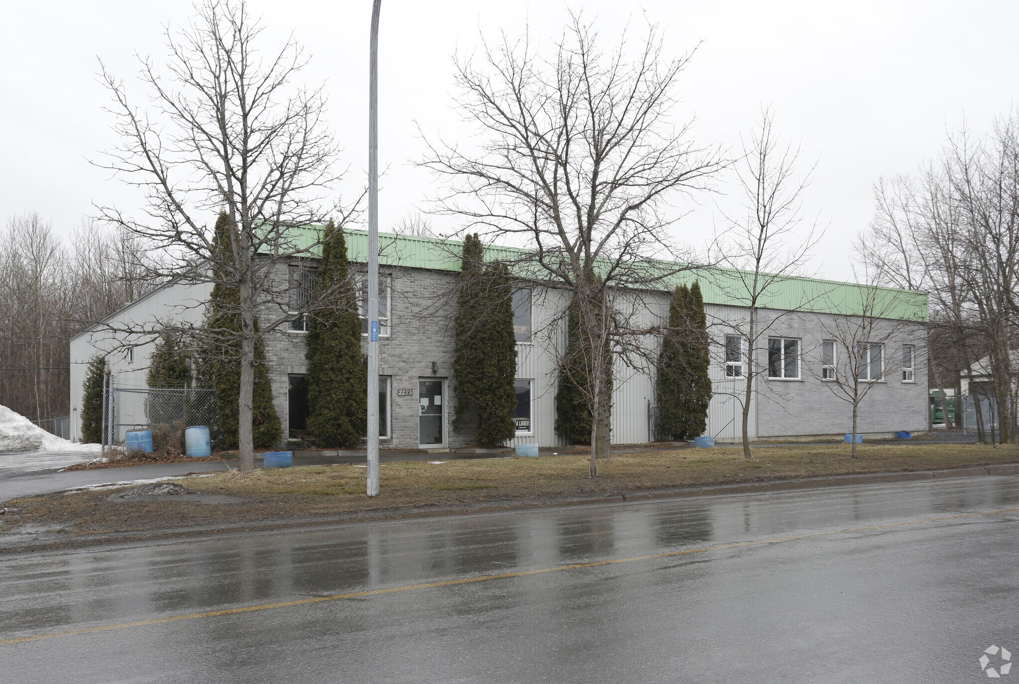 2275-2277 Boul Industriel, Chambly, QC for lease Primary Photo- Image 1 of 8