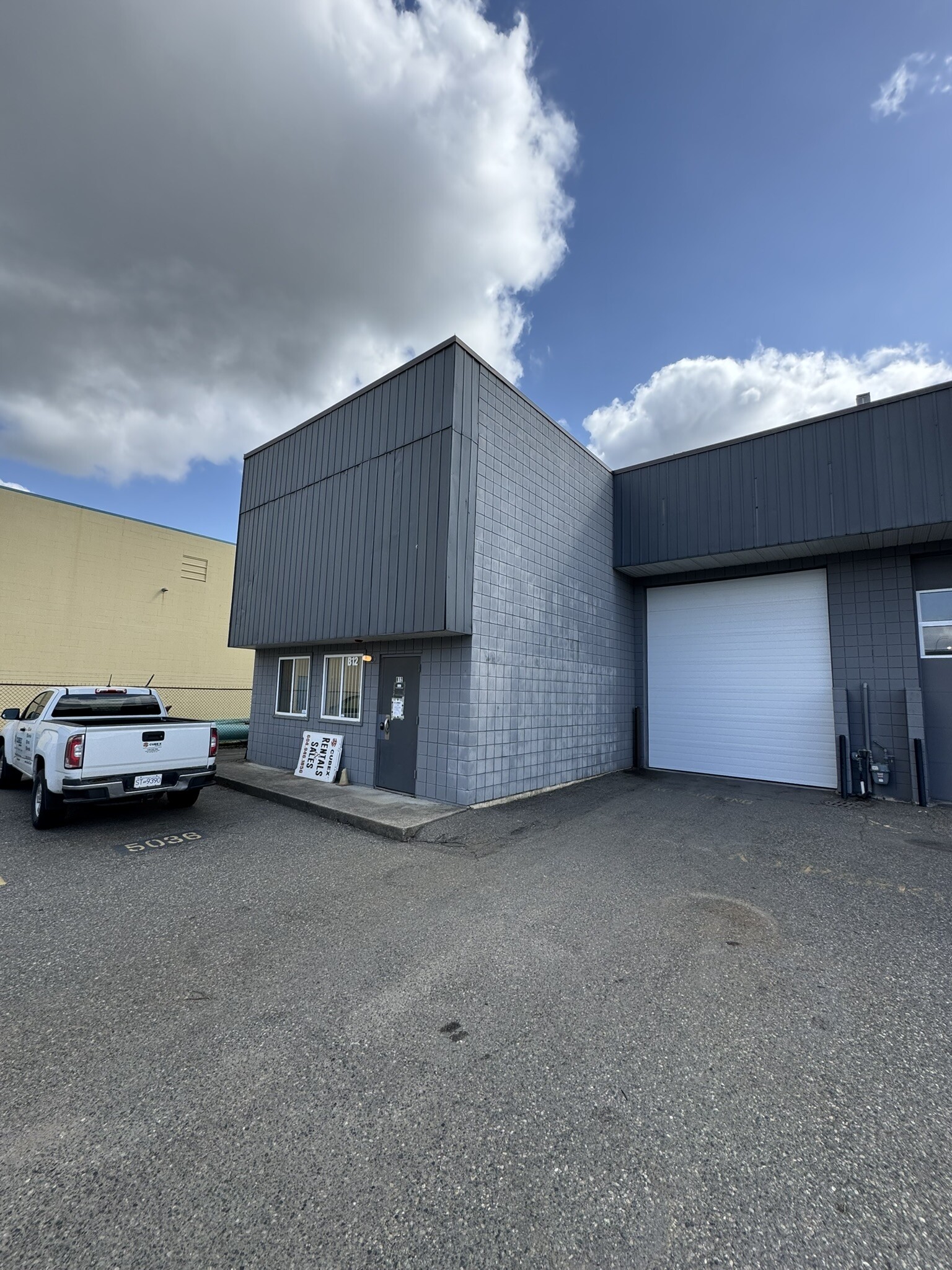 33733 King Rd, Abbotsford, BC for lease Building Photo- Image 1 of 4