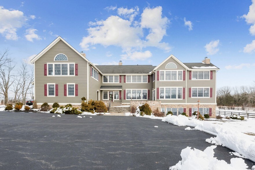 49 Fairview Rd, Skillman, NJ 08558