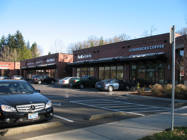 Centerpointe Dr, Lake Oswego, OR for lease - Building Photo - Image 1 of 4