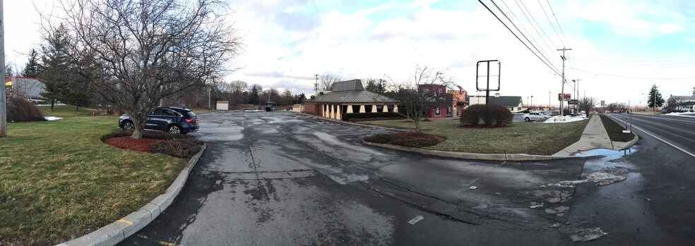 812 Hamilton St, Geneva, NY for sale - Building Photo - Image 1 of 1