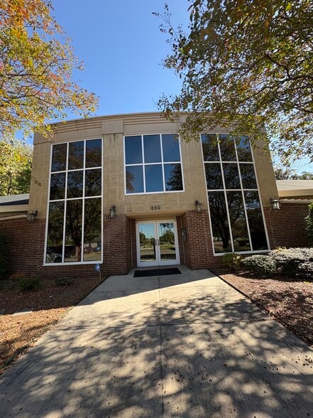 650 Sun Temple Dr, Madison, AL for lease - Building Photo - Image 2 of 9