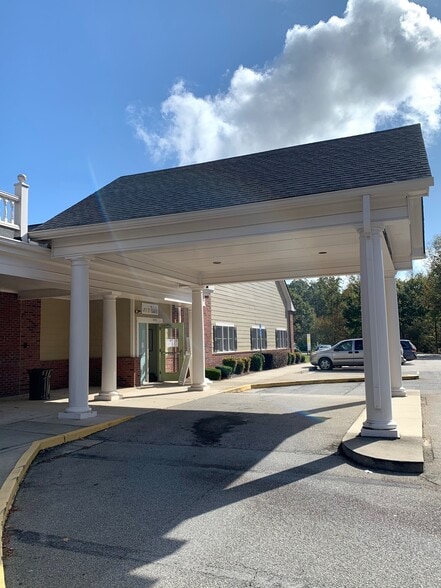 4224 Fairbanks Dr, Oakwood, GA for lease - Building Photo - Image 2 of 8