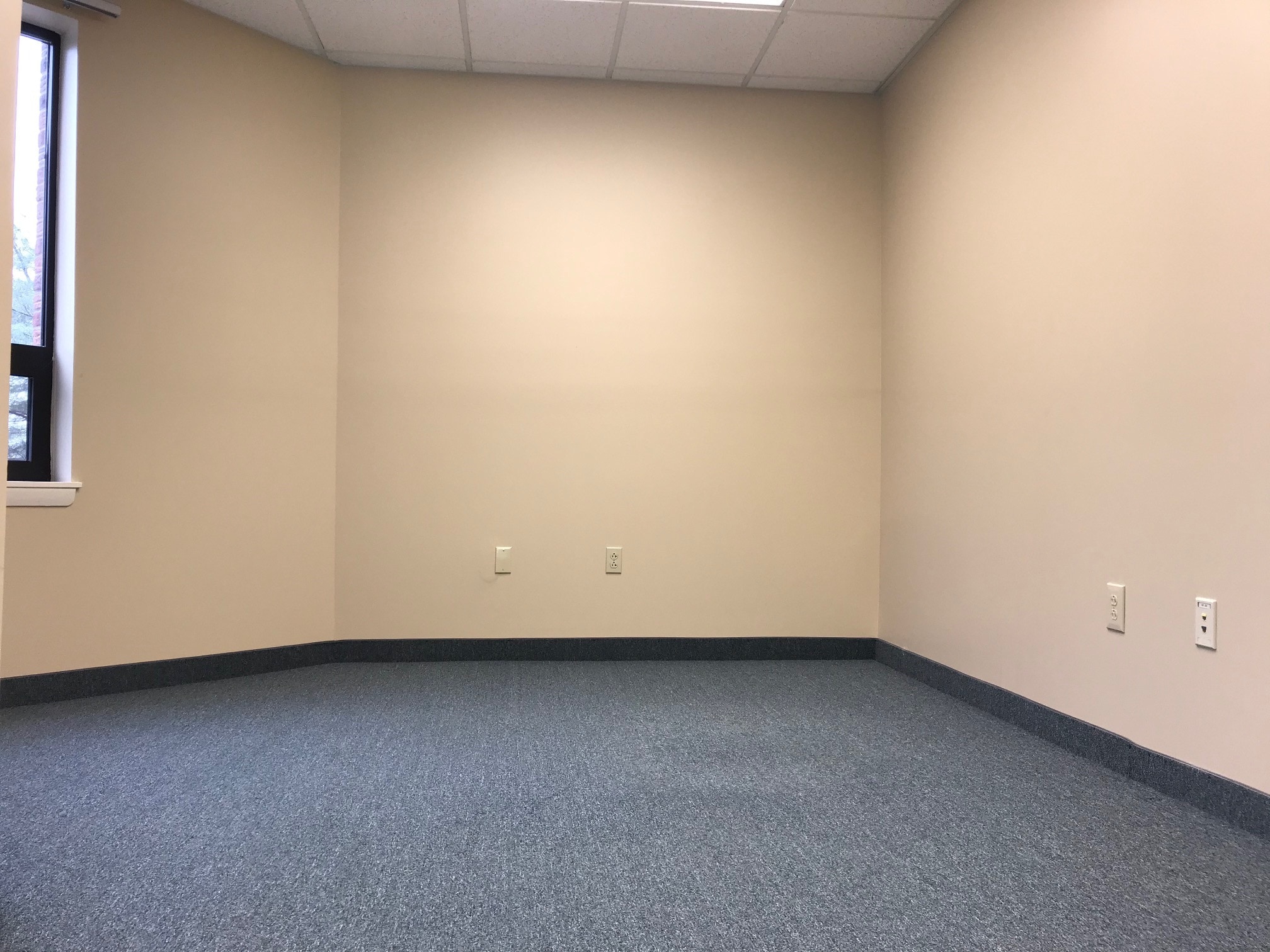 2 Electronics Ave, Danvers, MA for lease Interior Photo- Image 1 of 5