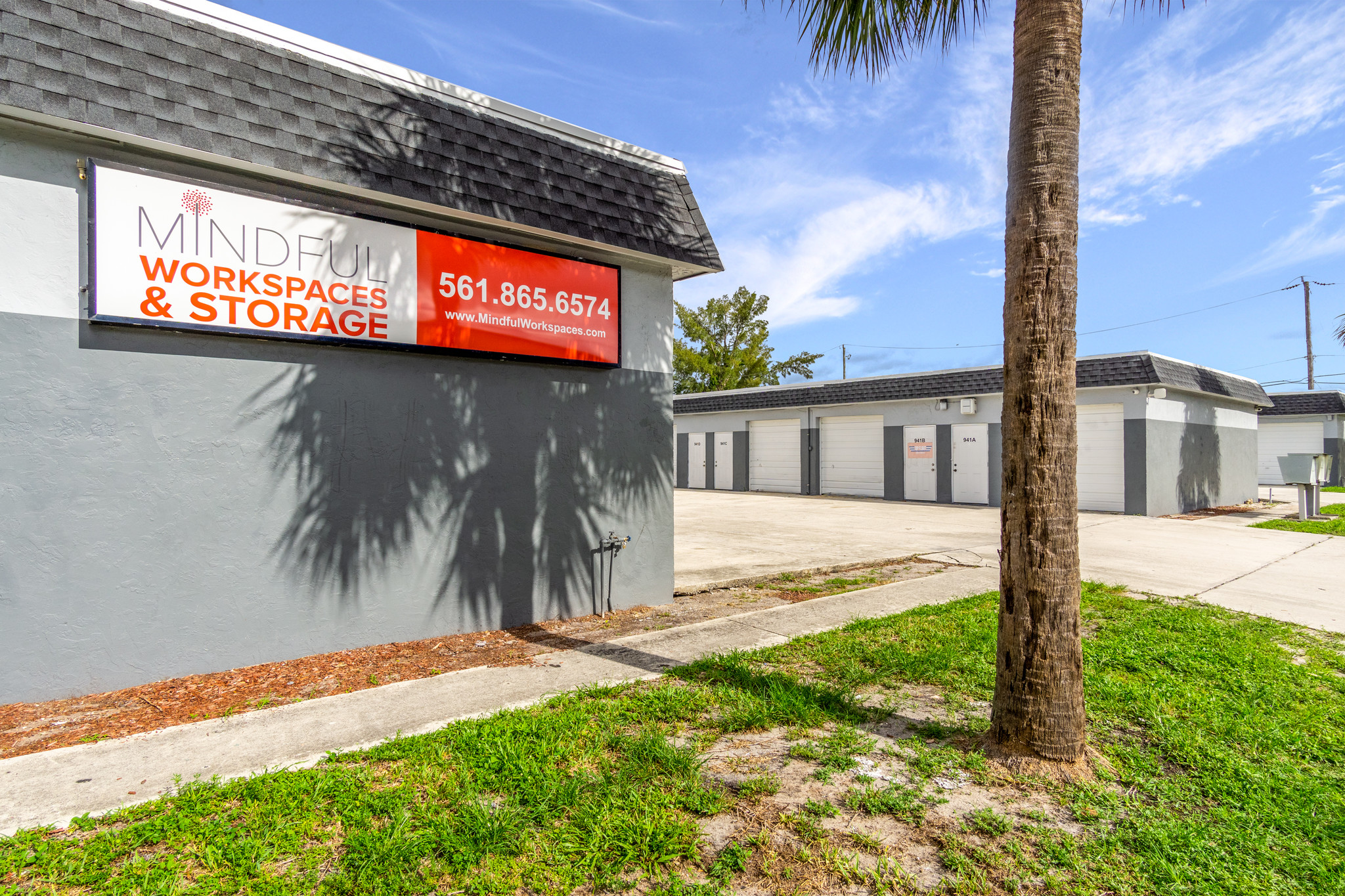 801 Barnett Dr, Lake Worth, FL for lease Primary Photo- Image 1 of 5