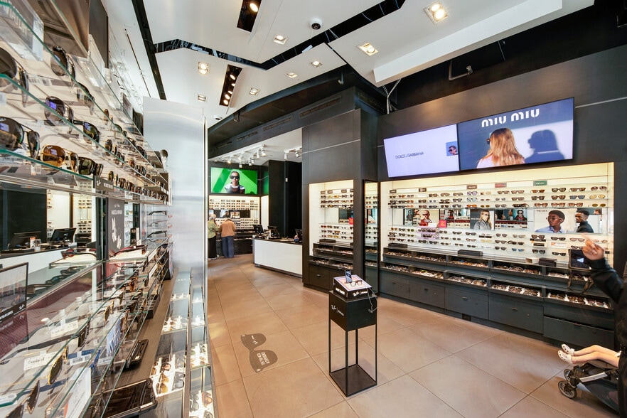 1313 Broadway, New York, NY for lease - Building Photo - Image 2 of 7