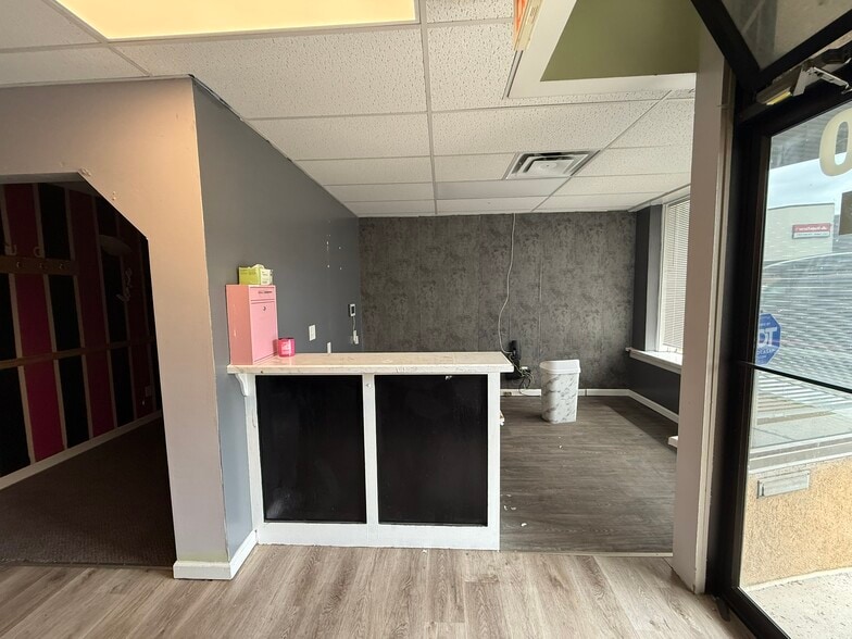 2230 Pine Ave, Niagara Falls, NY for lease - Building Photo - Image 3 of 14