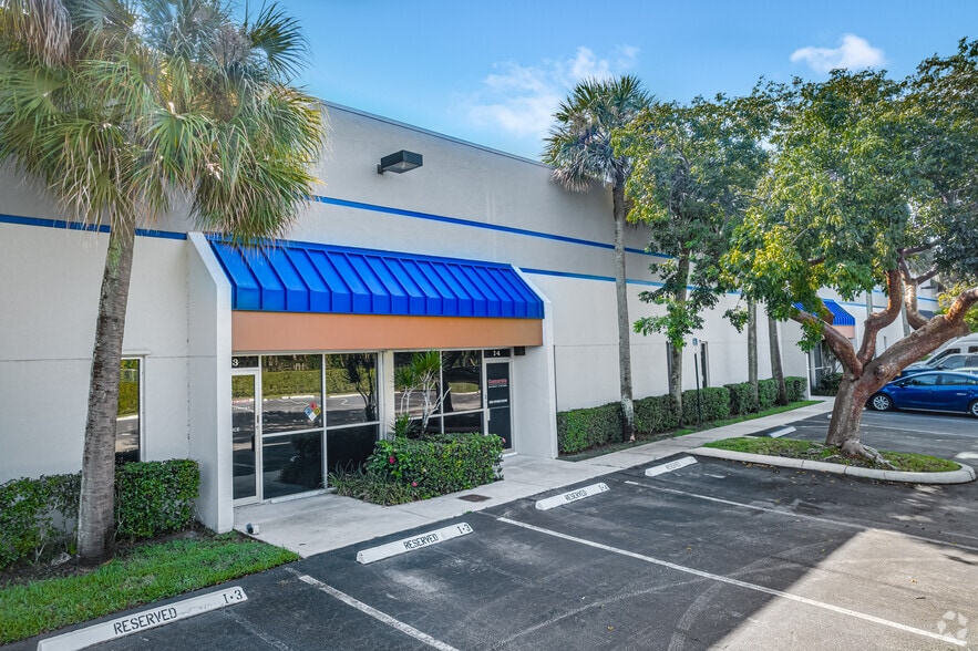 6601 Lyons Rd, Coconut Creek, FL for lease - Building Photo - Image 2 of 8
