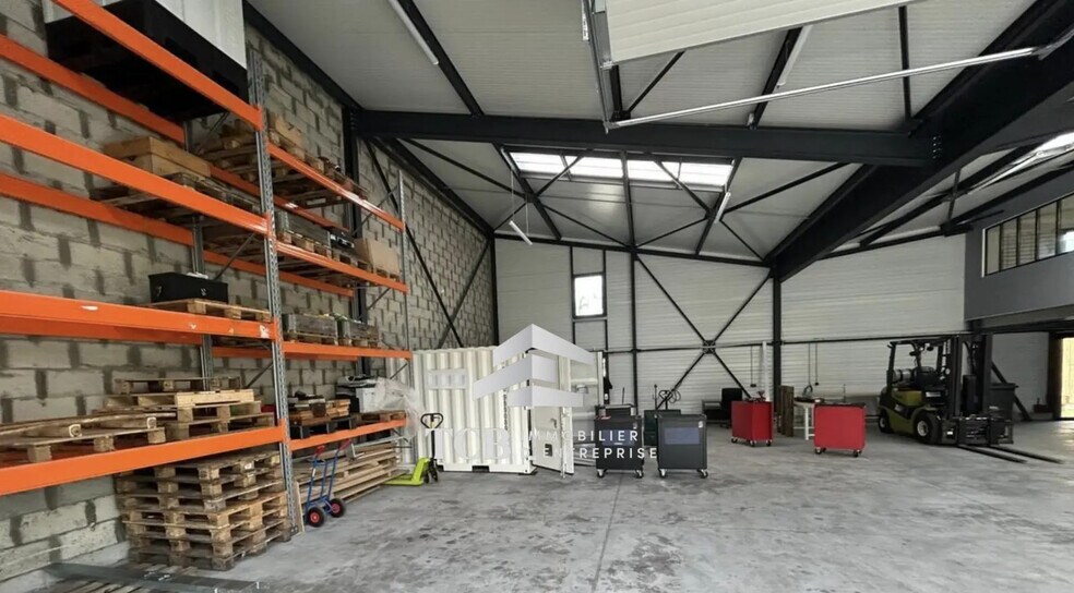 Flex in Vigneux-de-Bretagne for lease - Building Photo - Image 2 of 11