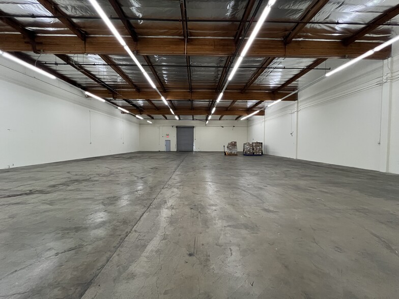 224-248 E Arrow Hwy, San Dimas, CA for lease - Interior Photo - Image 3 of 4