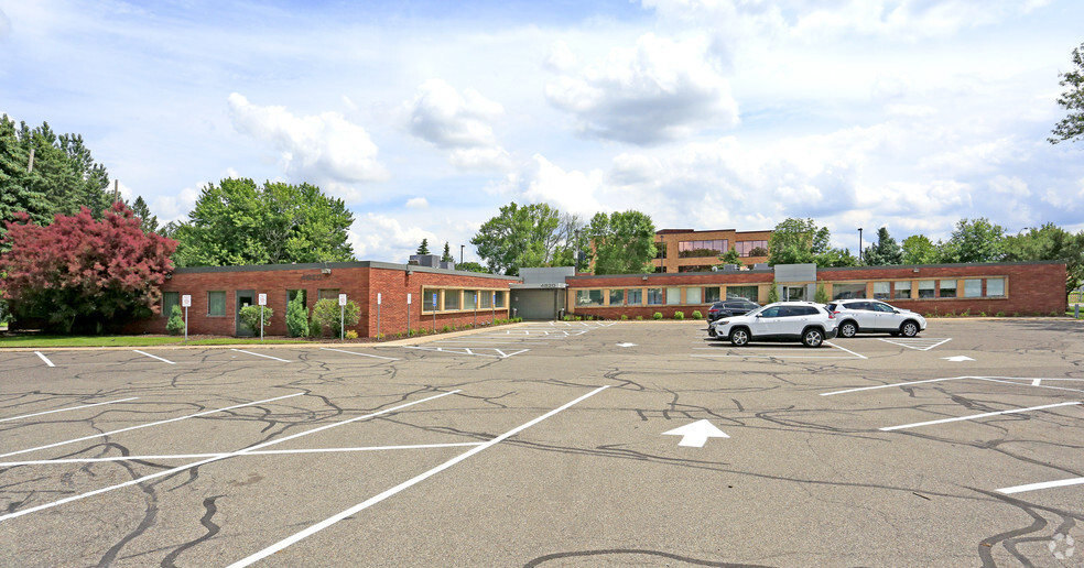 4820-4830 W 77th St, Minneapolis, MN for sale - Primary Photo - Image 1 of 1