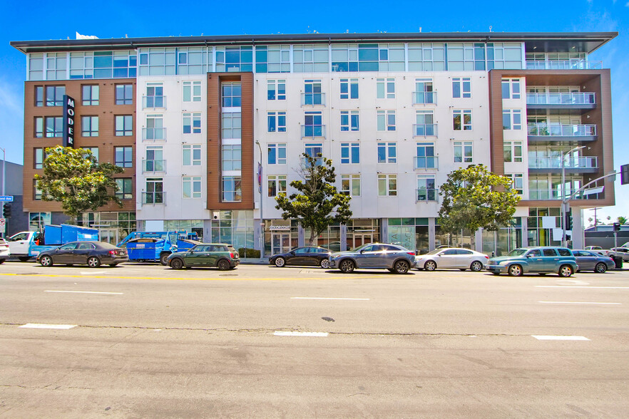 1600 N Highland Ave, Los Angeles, CA for lease - Building Photo - Image 3 of 20