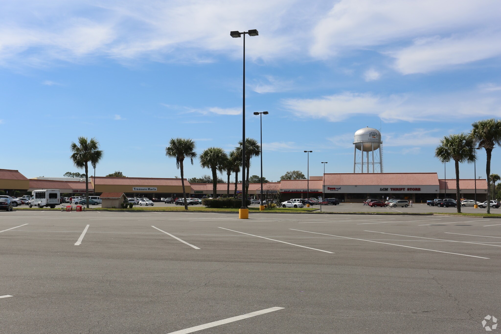 200 W Ardice Ave, Eustis, FL 32726 Eustis Square Shopping Center