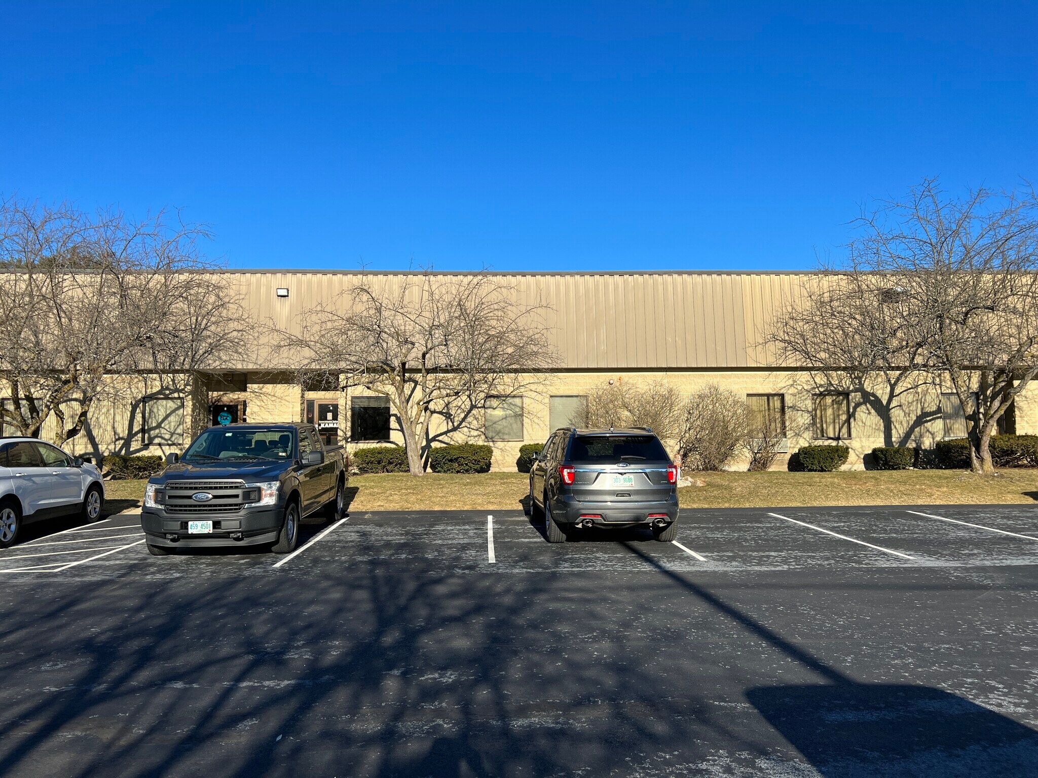 3 Perimeter Rd, Manchester, NH for sale Building Photo- Image 1 of 1