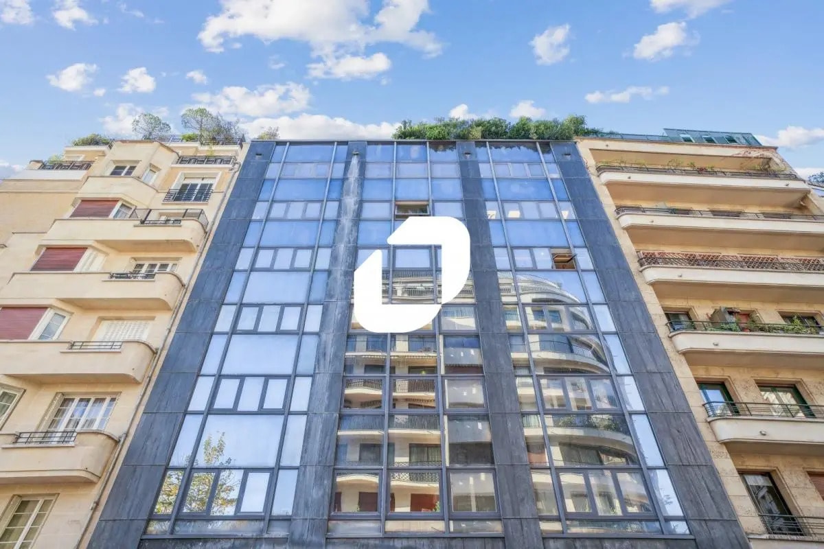 Office in Paris for lease Building Photo- Image 1 of 14