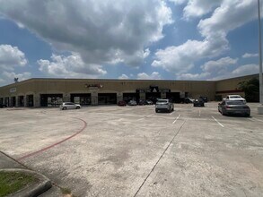 100-200 Cypresswood Dr, Spring, TX for lease Building Photo- Image 2 of 2