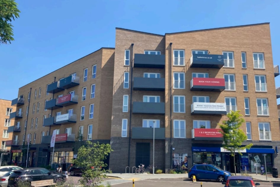 Hatfield Park, Hatfield for sale Primary Photo- Image 1 of 1