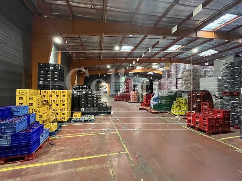 Industrial in Tarascon for lease - Interior Photo - Image 3 of 10