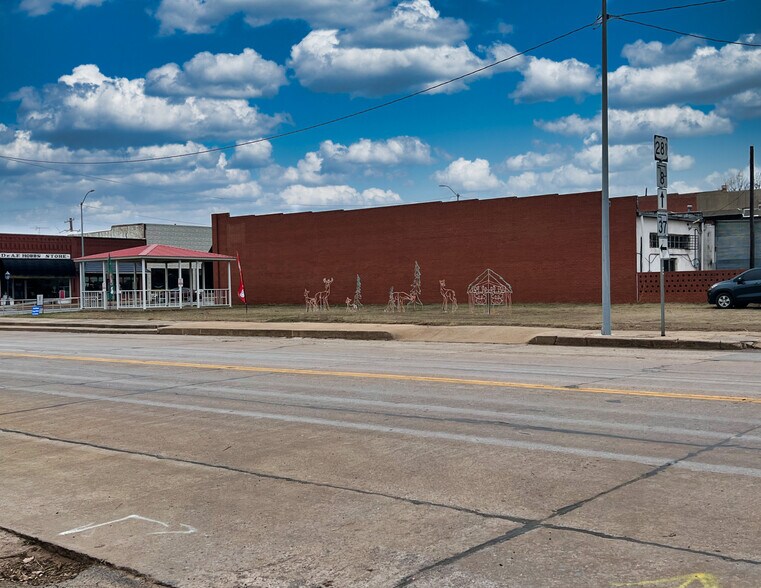 100 N Broadway Ave, Hinton, OK 73047 Land for Sale