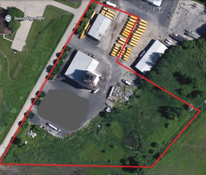 N7160 Raceway Rd, Beaver Dam, WI for sale - Building Photo - Image 1 of 23