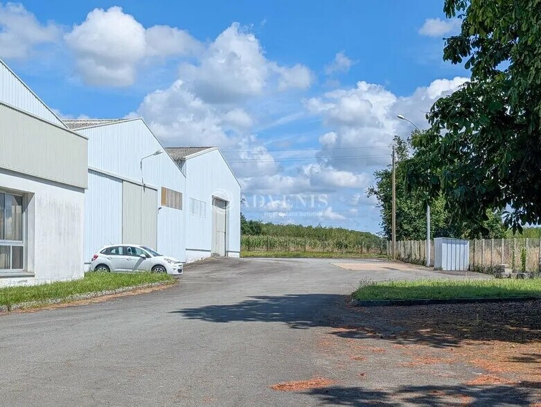 Industrial in Meillac for lease - Building Photo - Image 3 of 12