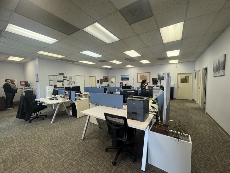916 S Claremont St, San Mateo, CA for lease - Interior Photo - Image 2 of 6