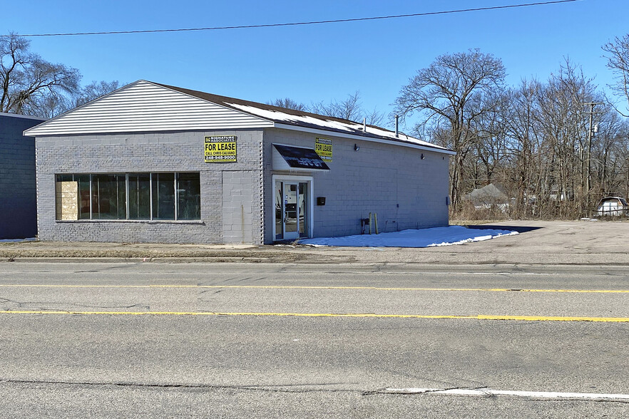 2262 S Wayne Rd, Westland, MI for lease - Building Photo - Image 2 of 2