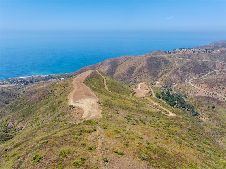 10806 Yerba Buena Rd, Malibu, CA for sale - Building Photo - Image 3 of 22