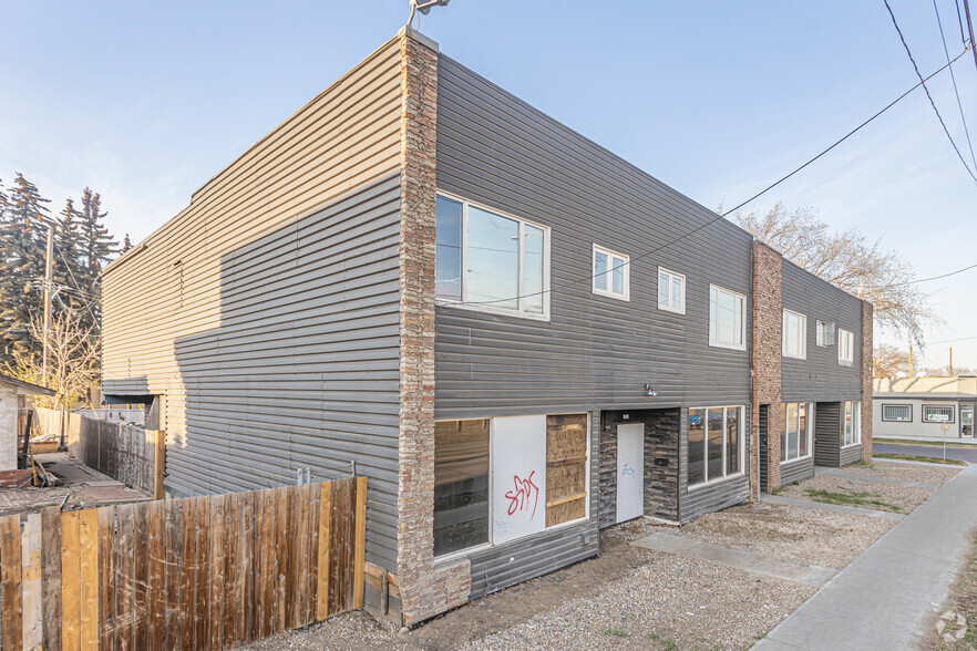 11902 127th Av NW, Edmonton, AB for sale - Primary Photo - Image 1 of 11