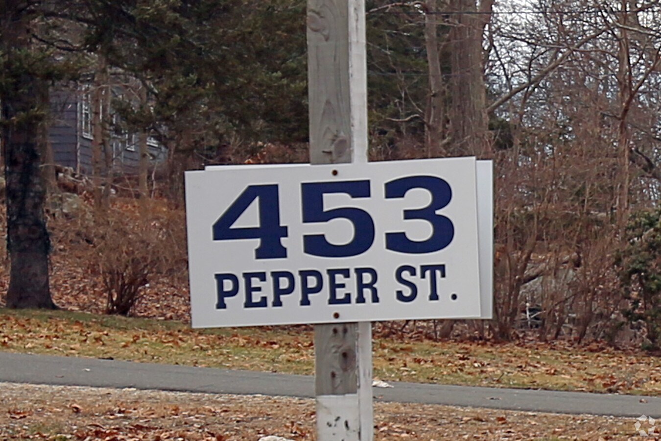 453 Pepper St, Monroe, CT 06468