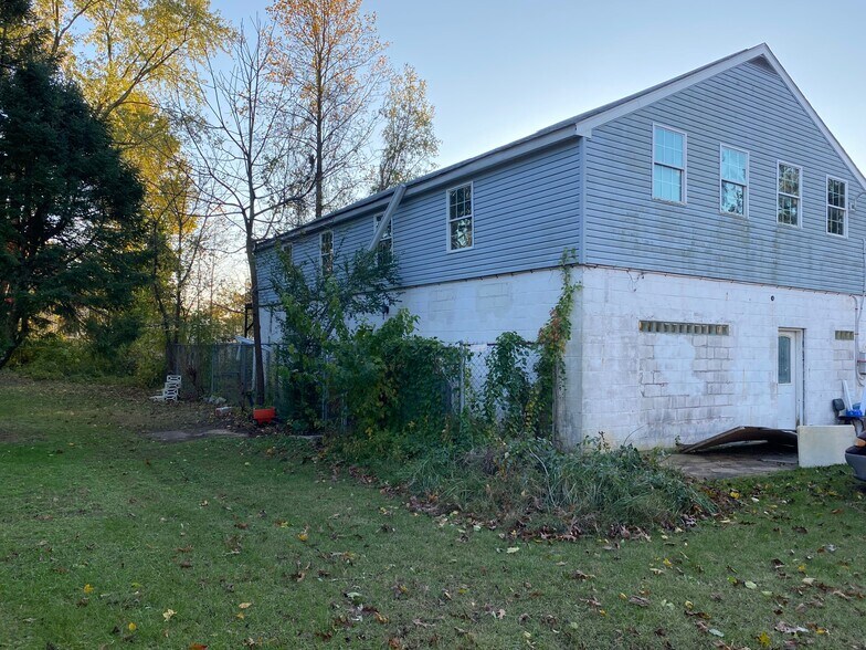 1279 Delmont Rd, Severn, MD 21144